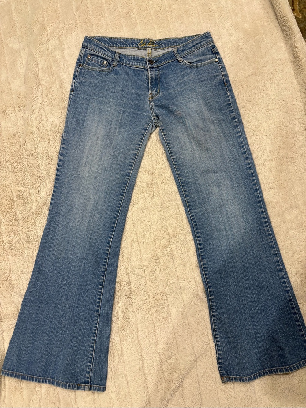 Costa blanca flared low rise jeans.
